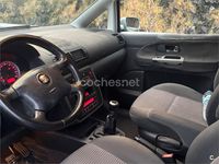 Usado Seat Alhambra Sport 130 CV (95 kW) 2004 Gris / plata Monovolumen