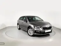 Usado Skoda Scala Selection 95 CV (69 kW) 2024 Gris Utilitario