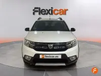 Usado Dacia Sandero Comfort 90 CV (66 kW) 2018 Blanco Berlina