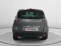 Usado Renault Scénic Zen 132 CV (97 kW) 2016 Gris / plata Monovolumen