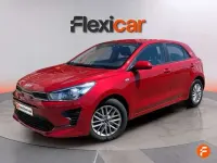 Usado Kia Rio 101 CV (74 kW) 2021 Rojo Utilitario