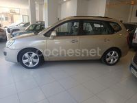 Usado Kia Carens 115 CV (84 kW) 2007 Marrón Monovolumen