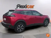 Usado Peugeot 2008 Active 100 CV (73 kW) 2023 Rojo SUV