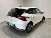 Usado Hyundai i20 84 CV (61 kW) 2022 Blanco Utilitario