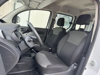 Usado Renault Kangoo LIMITED 90 CV (66 kW) 2019 Blanco Monovolumen
