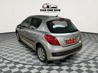Usado Peugeot 207 70 CV (51 kW) 2009 Gris / plata Berlina