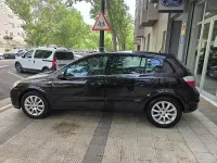 Usado Opel Astra Elegance 105 HP (77 kW) 2004 Preto Citadino