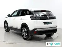 Usado Peugeot 3008 Allure 136 CV (100 kW) 2024 Blanco SUV