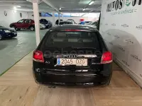 Usado Audi A3 Ambiente 140 CV (102 kW) 2006 Negro Utilitario