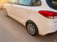 Usado Kia Carens 115 CV (84 kW) 2014 Blanco Monovolumen