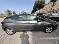 Usado Opel Astra Selective 110 CV (80 kW) 2019 Gris / plata Berlina