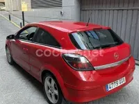 Usado Opel Astra GTC Sport 110 CV (80 kW) 2008 Rojo Berlina