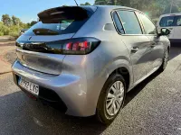 Usado Peugeot 208 Allure 100 CV (73 kW) 2022 Gris / plata Utilitario