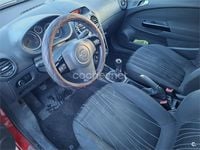 Usado Opel Corsa Essentia 75 CV (55 kW) 2011 Rojo Utilitario