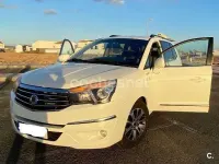 Usado SsangYong Rodius Limited 178 CV (130 kW) 2016 Blanco Monovolumen