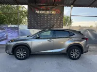 Usado Lexus NX300h Business Edition 197 CV (144 kW) 2021 Gris / plata SUV