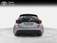 Usado Toyota Yaris Hybrid Active 116 CV (85 kW) 2024 Gris / plata Berlina