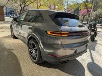 Usado Porsche Cayenne 353 CV (259 kW) 2024 Gris / plata SUV