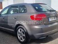 Usado Audi A3 Attraction 105 CV (77 kW) 2011 Marrón Utilitario