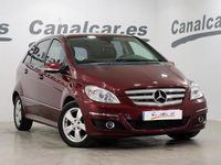 Usado Mercedes B200 140 CV (102 kW) 2009 Granate Monovolumen
