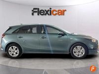 Usado Kia Ceed 100 CV (73 kW) 2024 Verde Utilitario