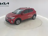 Usado Kia Stonic 101 CV (74 kW) 2024 Rojo SUV