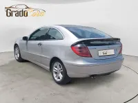 Usado Mercedes C220 143 CV (105 kW) 2002 Gris / plata Berlina