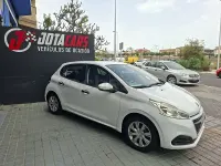 Usado Peugeot 208 Access 75 CV (55 kW) 2017 Blanco Utilitario