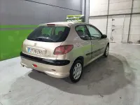 Usado Peugeot 206 70 CV (51 kW) 2005 Beige Berlina