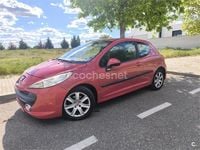 Usado Peugeot 207 Premium 90 CV (66 kW) 2007 Rojo Berlina