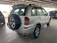 Usado Toyota RAV4 Sol 116 CV (85 kW) 2004 Gris / plata SUV