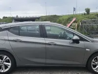 Usado Opel Astra Excellence 110 CV (80 kW) 2017 Gris Utilitario