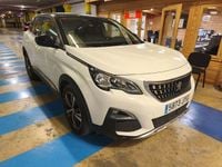 Usado Peugeot 3008 Allure 120 CV (88 kW) 2017 Blanco Monovolumen