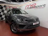 Usado VW Touareg 262 CV (192 kW) 2017 Gris / plata SUV