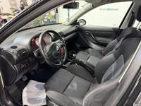 Usado Seat Leon 100 CV (73 kW) 2006 Negro Utilitario