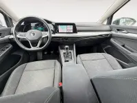 Usado VW Golf VIII Life 115 CV (84 kW) 2022 Gris/plata Familiar