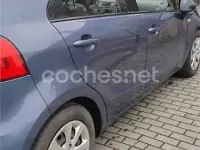 Usado Kia Rio 84 CV (61 kW) 2015 Azul Berlina