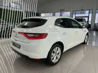 Usado Renault Mégane LIMITED 116 CV (85 kW) 2019 Blanco Utilitario