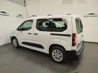Usado Citroën Berlingo Live 102 CV (75 kW) 2023 Blanco Monovolumen