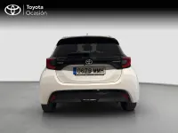 Begagnad Toyota Yaris Style 116 HK (85 kW) 2023 Vit Halvkombi