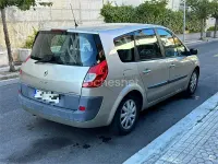 Usado Renault Scénic II Dynamique 130 CV (95 kW) 2007 Beige Monovolumen