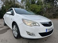 Begagnad Opel Astra Enjoy 100 HK (73 kW) 2011 Vit Sedan