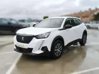 Usado Peugeot 2008 Active 101 CV (74 kW) 2022 Blanco SUV
