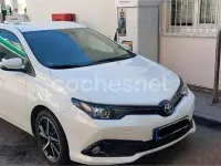 Usado Toyota Auris Hybrid Edition 136 CV (100 kW) 2018 Blanco Berlina
