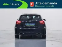 Usado Mercedes A180 109 CV (80 kW) 2017 Negro Utilitario
