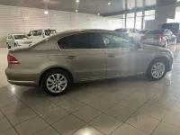 Usado VW Passat Edition 140 CV (102 kW) 2012 Gris Berlina