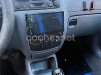 Usado Ford Fiesta Studio 75 CV (55 kW) 1998 Gris / plata Utilitario