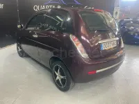 Usado Lancia Ypsilon 75 CV (55 kW) 2011 Granate Utilitario