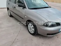 Usado Seat Cordoba Stella 68 CV (50 kW) 2003 Beige Berlina