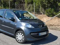 Usado Peugeot 107 Urban Move 68 CV (50 kW) 2007 Gris / plata Utilitario